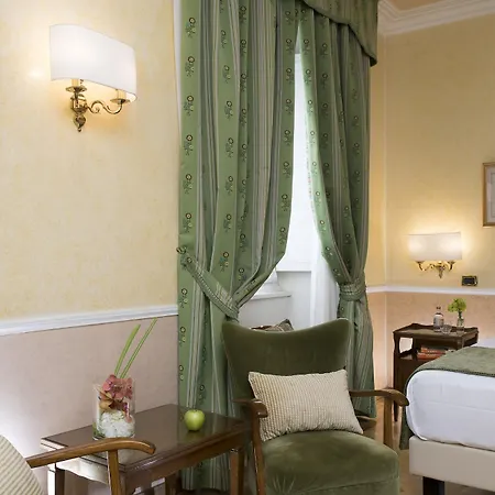 Bettoja Massimo D'azeglio Szálloda 4*