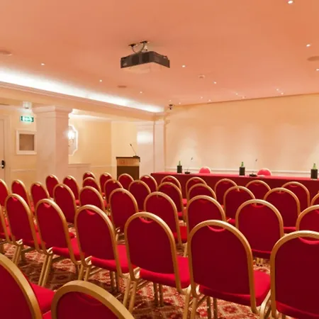 Отель Bettoja Massimo D'azeglio 4*