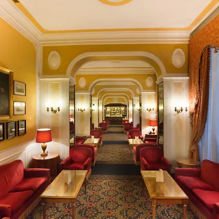 Hotel Bettoja Massimo D'azeglio Řím