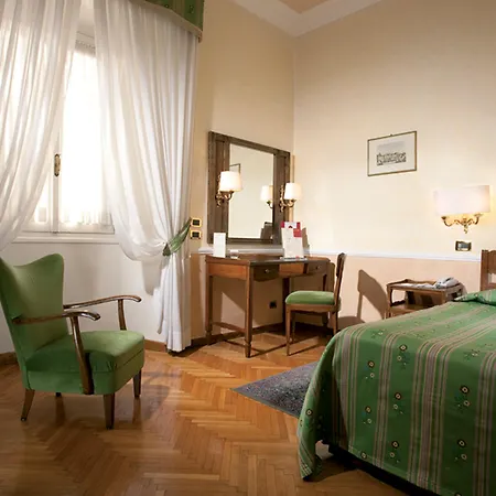 מלון Bettoja Massimo D'azeglio 4*